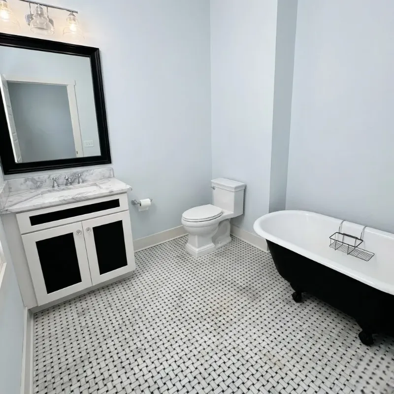 Guest bathroom before remodel